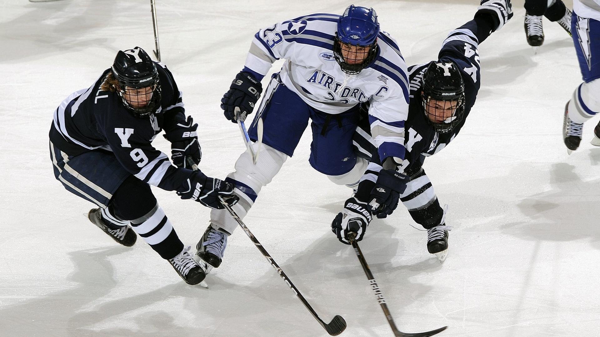 Shams:步行者将裁掉后卫马克-麦克朗,步行者麦康纳